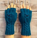 Hand-knitted gloves with owl pattern, fingerless, market women, musicians, riders,...size 8 - 9