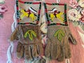 Decorative Western Split Cowhide and Canvas Beaded Gauntlet Gloves. Size 9