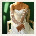 Flower Bridal Gloves – White Fingerless Tulle Gloves for Outdoor Lawn Weddings, Elegant Wedding Accessories