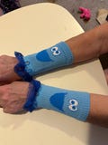 Fandom lace trimmed arm warmers. Priced per pair. Hand wash.